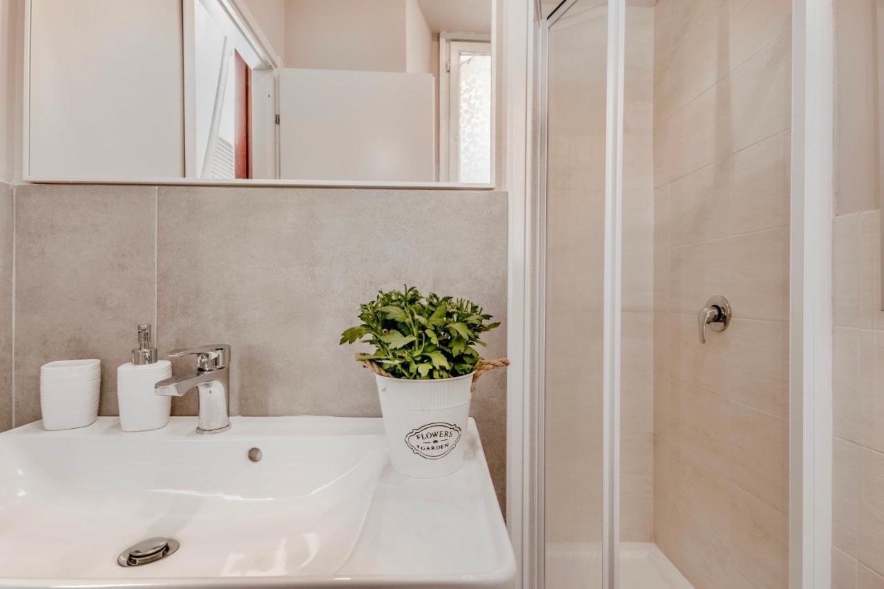Appartement Domus Camilla à Rome Extérieur photo